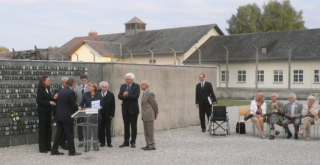 Angela Merkel Dachau 4
